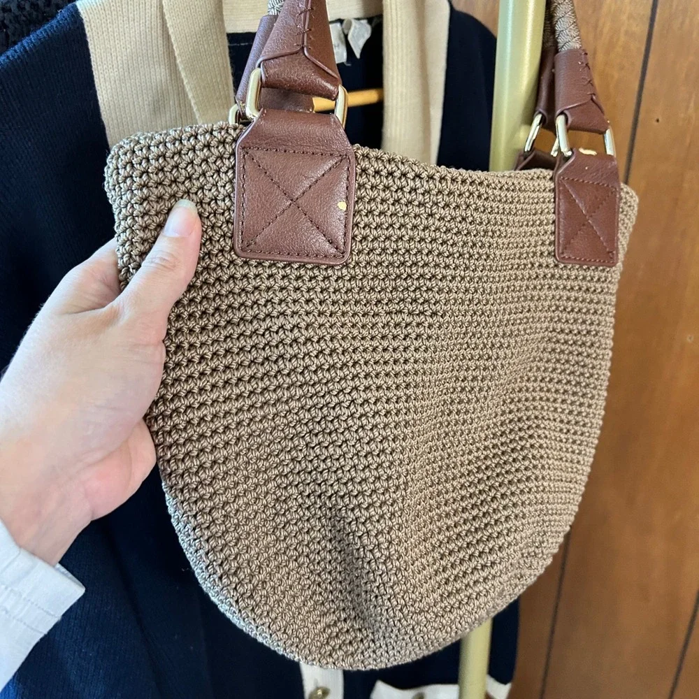 The Sak Crochet Hobo Bag Tan Brown Shoulder Bag Zip‎ Closure
